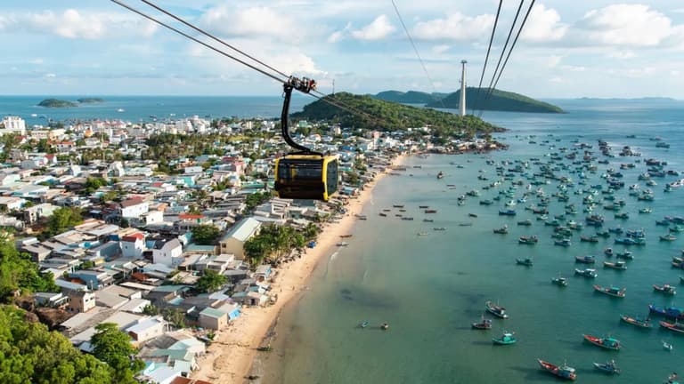 Di chuyển bằng cáp treo đến Hòn Thơm Phú Quốc